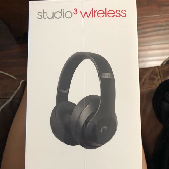BRAND NEW Beats Studio3 Wireless Headphones - Picture 4 of 4